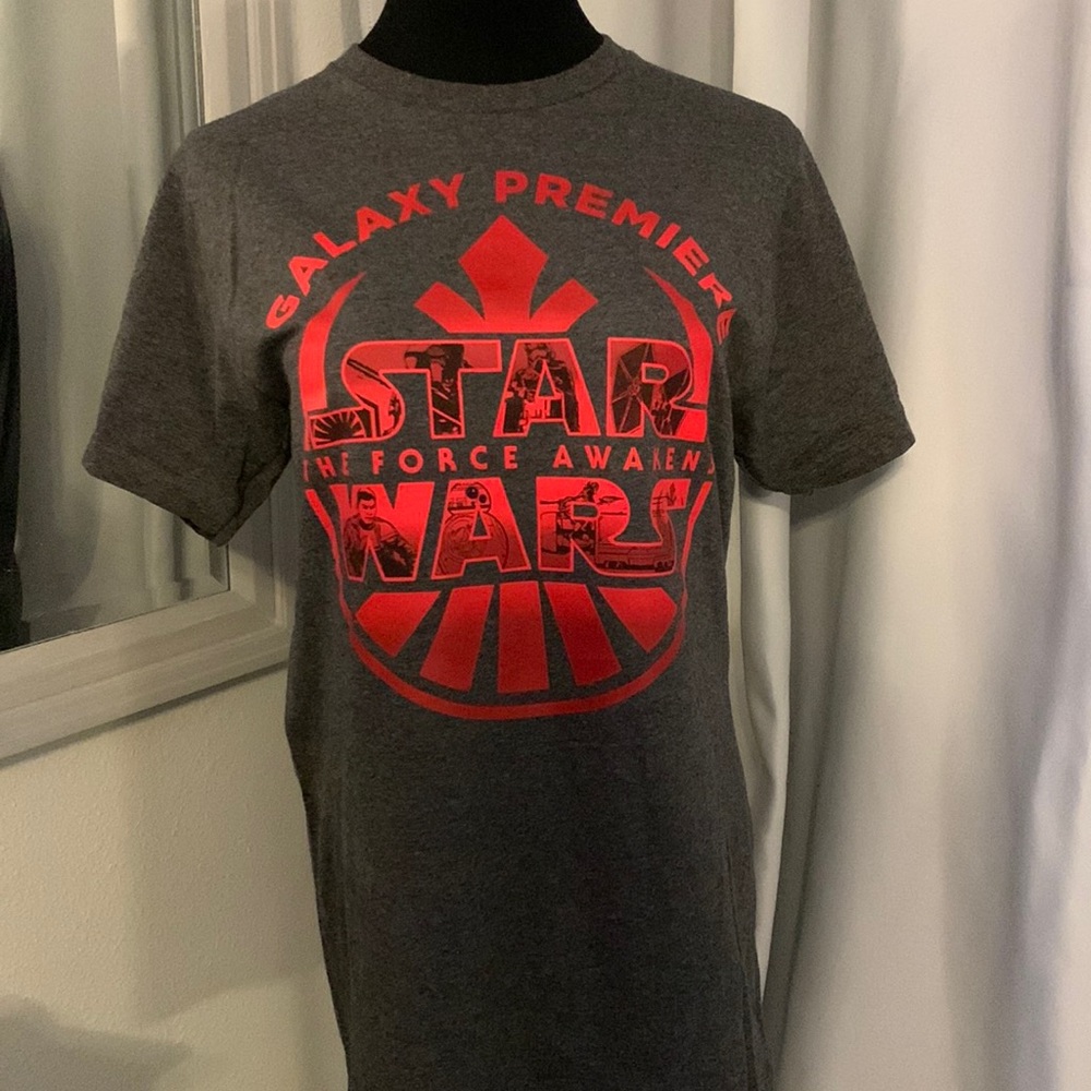Star Wars | Galaxy Premiere T-Shirt| Gray/Red | Medium | NWOT | Unisex